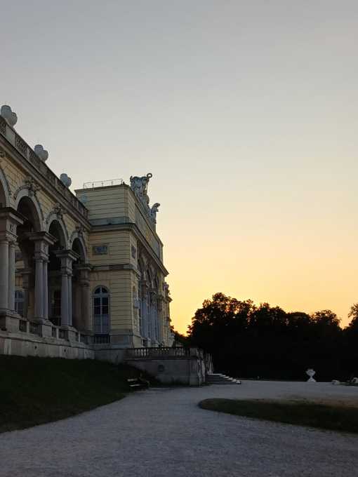 Schönbrunn am Abend