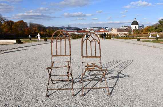 Erhaltene Sessel der Fa. Rohrwasser im Belvedere