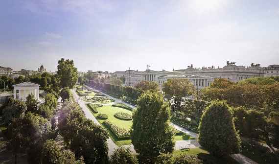 Luftaufnahme des Rosenparterre im Volksgarten