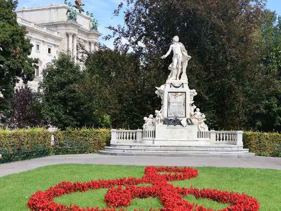 Mozartenkmal im Burggarten