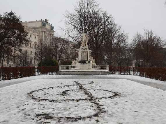 Mozartenkmal im Burggarten