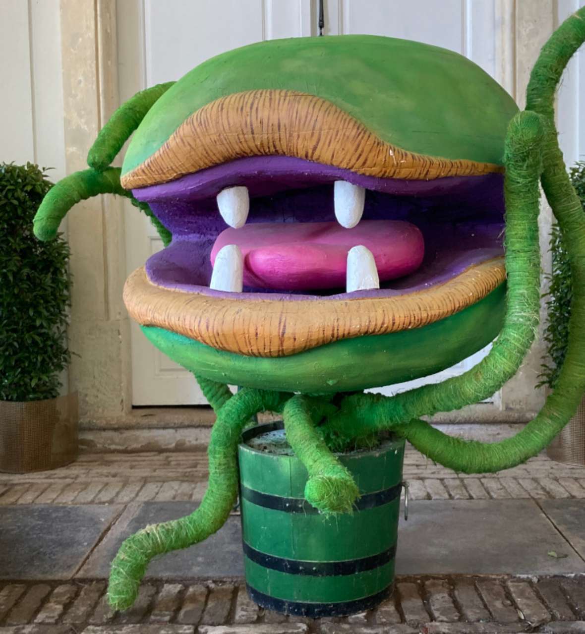 Nachbau der fleischfressenden Pflanze Audrey II aus dem Film Little Shop of Horrors